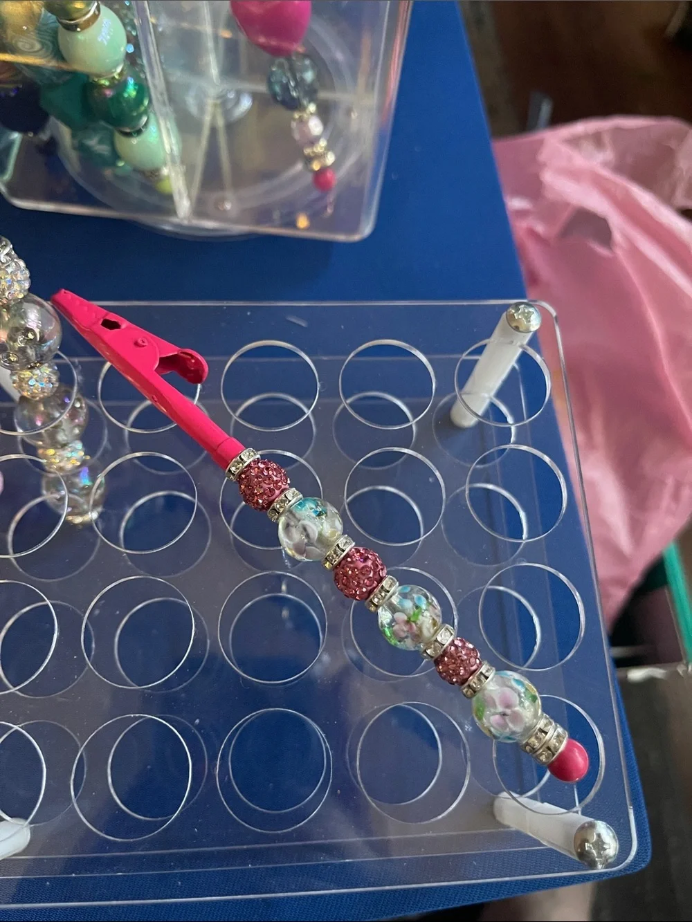 Hand Crafted Pink Beaded Smoking Clip with Style Floral Glass Beads
